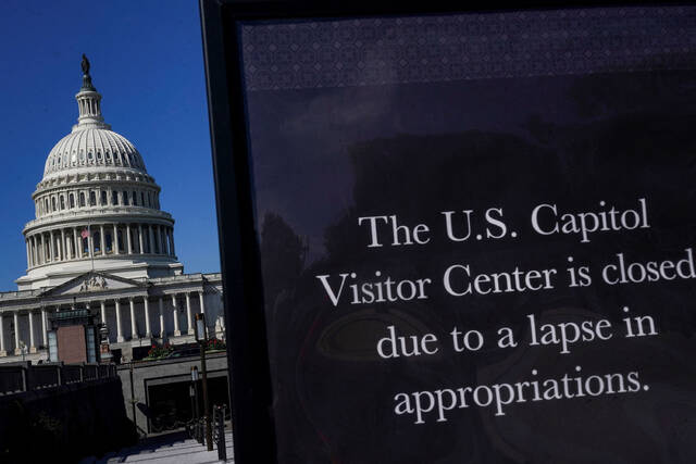 8929067_web1_2025-10-01T190309Z_1_LYNXNPEL90259_RTROPTP_4_USA-SHUTDOWN