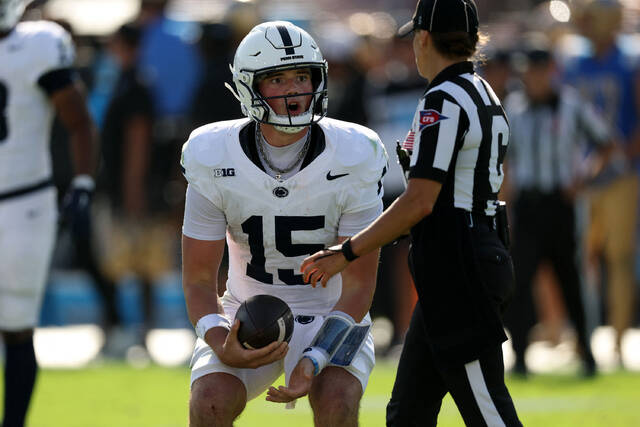 8929237_web1_2025-10-05T010921Z_2116957095_MT1USATODAY27249493_RTRMADP_3_NCAA-FOOTBALL-PENN-STATE-AT-UCLA