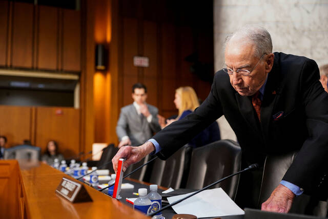 8930114_web1_2025-06-04T154901Z_611078506_RC2RVEA2R5C6_RTRMADP_3_USA-TRUMP-JUDICIARY