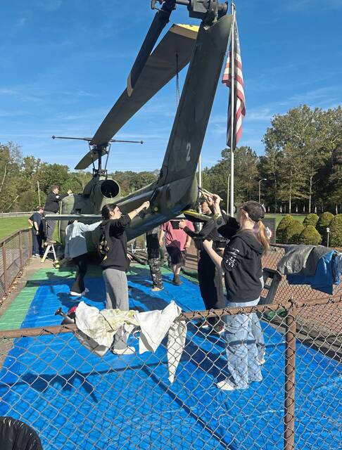 8930881_web1_vnd-Helicopter3
