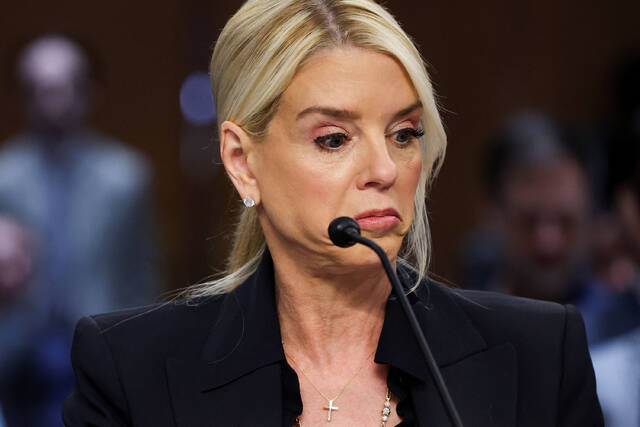 8930924_web1_2025-10-07T140621Z_1700415230_RC227HAU4G5P_RTRMADP_3_USA-TRUMP-JUSTICE-BONDI