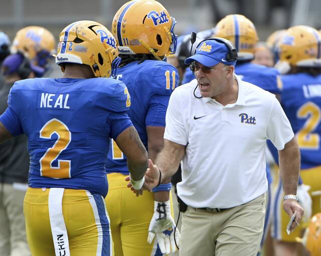8931609_web1_ptr-PittFB03-100825