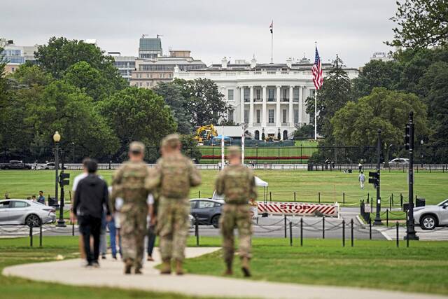 8931733_web1_2025-10-07T180237Z_2_LYNXNPEL960T8_RTROPTP_4_USA-TRUMP-NATIONAL-GUARD-ACT