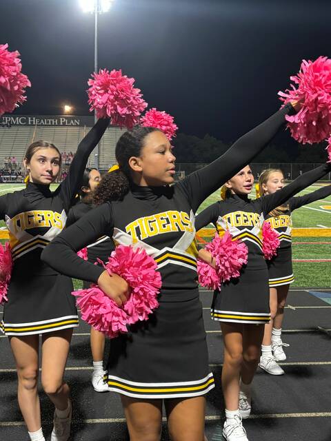 8931735_web1_naj-NAhome3cheer-101625