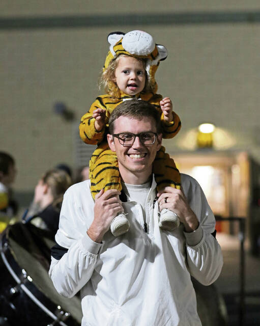 8931735_web1_naj-NAhomebabytiger-101625