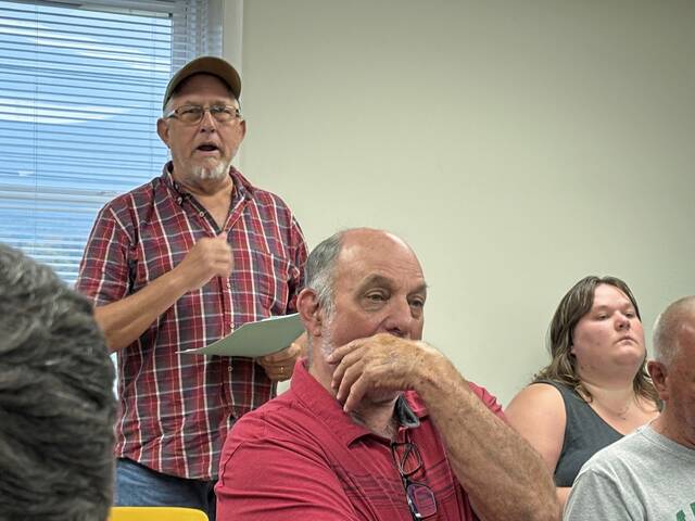 8931804_web1_gtr-DTSolarFarm2-100825