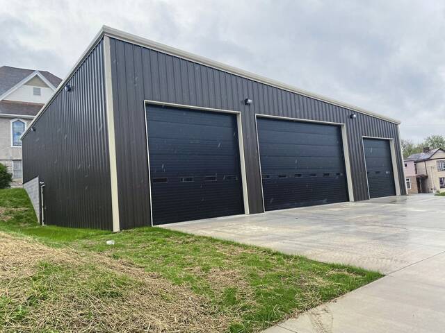 8934123_web1_gtr-jeanfire