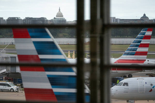 8936422_web1_2025-10-08T205035Z_1792739257_RC2U7HA0GC61_RTRMADP_3_USA-SHUTDOWN