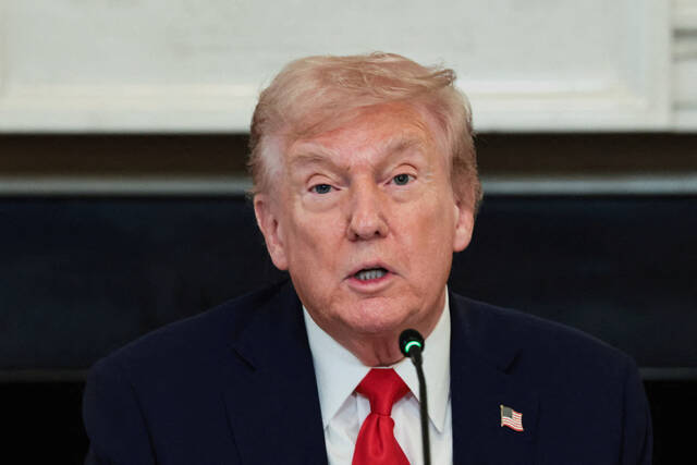 8936904_web1_2025-10-08T200108Z_380095740_RC2V7HAUZVUV_RTRMADP_3_USA-TRUMP