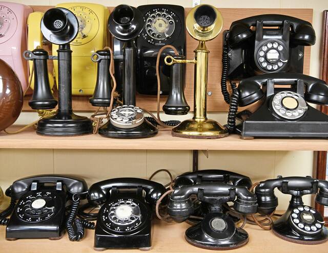 8938268_web1_ptr-landlines-101025