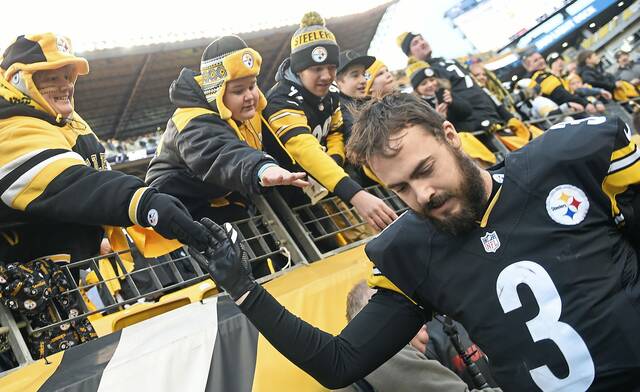 8938347_web1_gtr-steelers10-010217