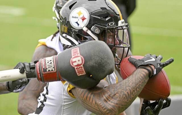 8938769_web1_ptr-Steelers02-060425