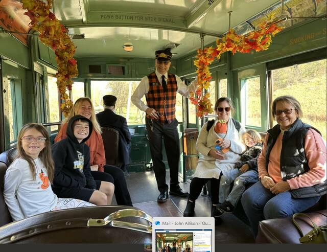 8939564_web1_part-trolleynewseason2-100925