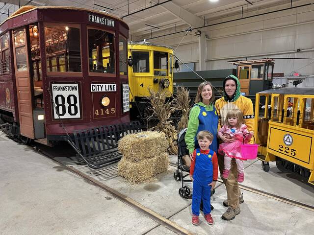 8939564_web1_part-TrolleyNewSeason3-100925