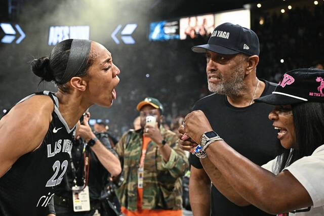 8940536_web1_gtr-Wilson-101025