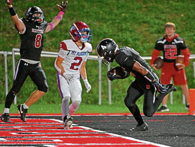 Southmoreland shuts out rival Mt. Pleasant, improves to 8-0 for 1st time since 1964