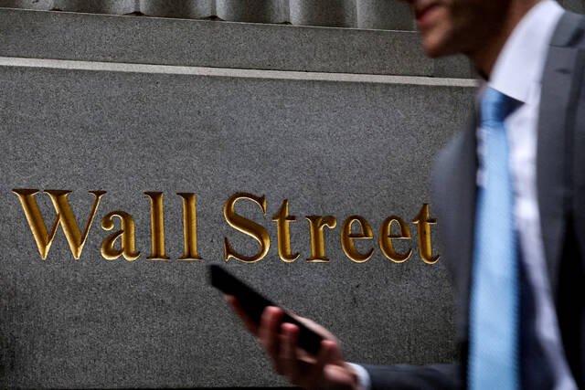 8943358_web1_2025-10-10T204216Z_1_LYNXNPEL9910S_RTROPTP_4_USA-STOCKS-SELLOFF