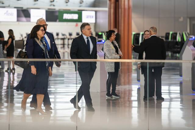 8945058_web1_PTR-AirportTour11-101225