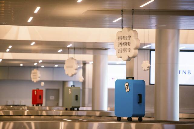 8945058_web1_PTR-AirportTour3-101225