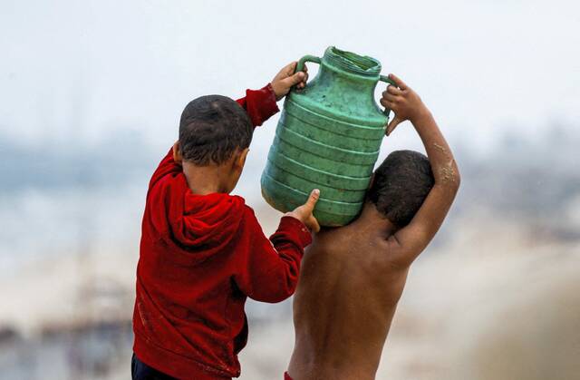 8946847_web1_2025-10-12T131123Z_1_LYNXNPEL9B06H_RTROPTP_4_ISRAEL-PALESTINIANS-GAZA