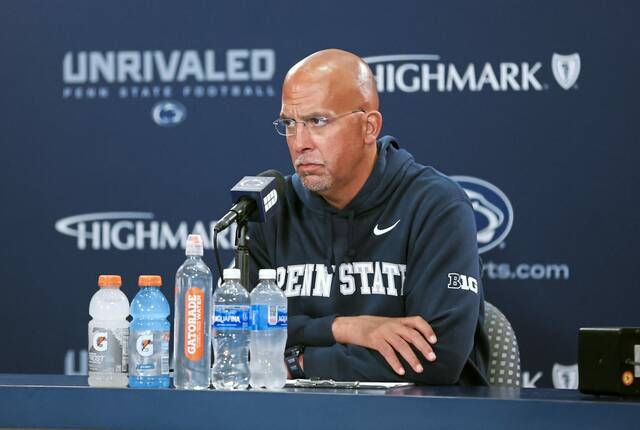 8946855_web1_2025-10-12T003840Z_836880937_MT1USATODAY27303608_RTRMADP_3_NCAA-FOOTBALL-NORTHWESTERN-AT-PENN-STATE