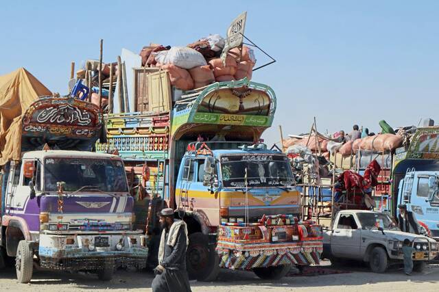 8946880_web1_2025-10-12T082948Z_1_LYNXNPEL9B03M_RTROPTP_4_PAKISTAN-AFGHANISTAN