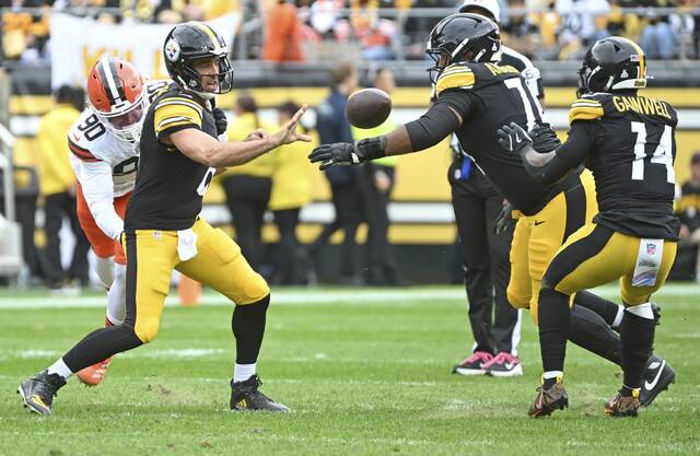 8946899_web1_ptr-SteelersBrowns01-101325