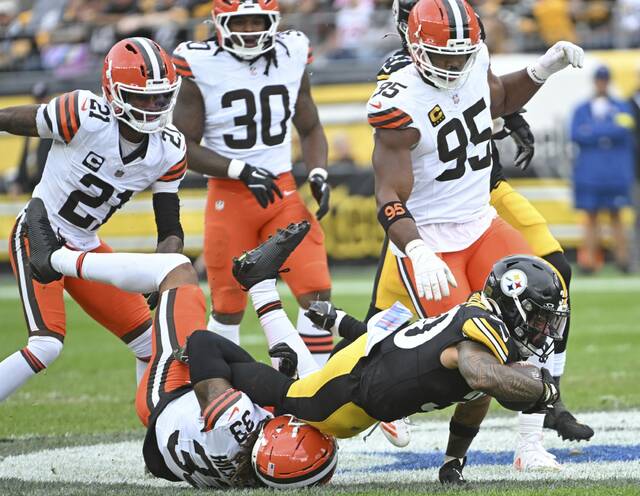 8946899_web1_ptr-SteelersBrowns11-101325
