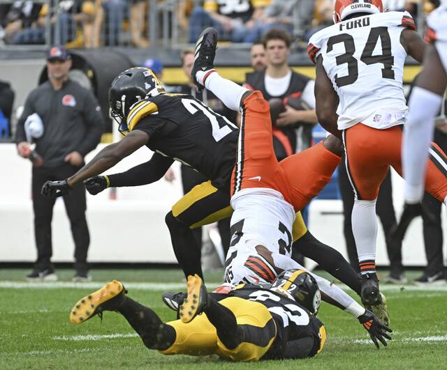 8946899_web1_ptr-SteelersBrowns18-101325
