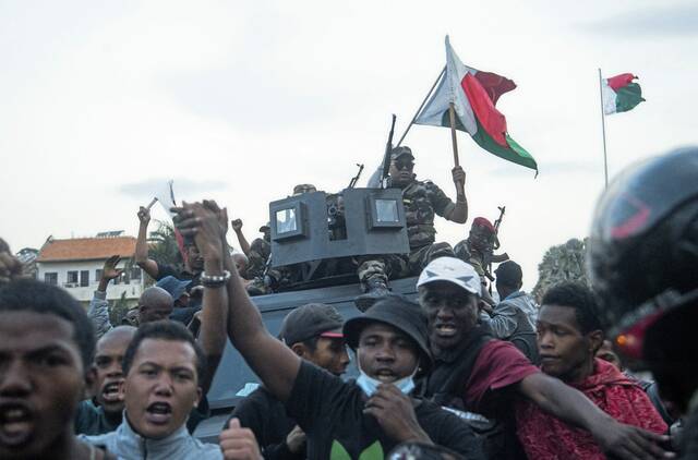8946918_web1_2025-10-12T104538Z_1_LYNXNPEL9B04Z_RTROPTP_4_MADAGASCAR-PROTESTS