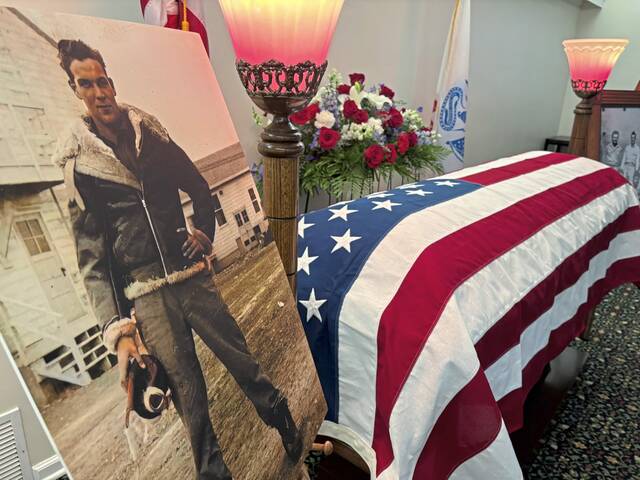 8947346_web1_nhj-eshelmanburial3-101325