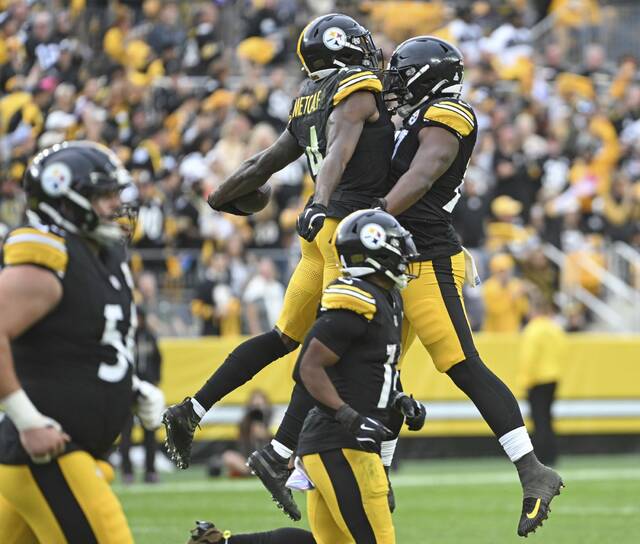 8947866_web1_ptr-SteelersBrowns26-101325