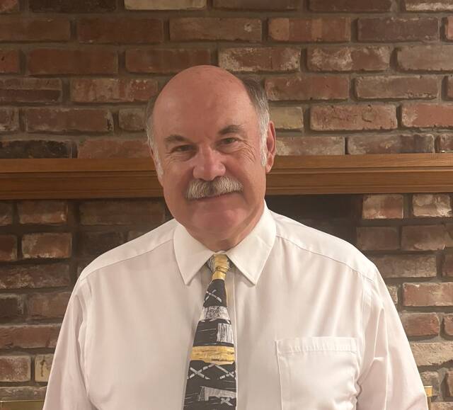 8948058_web1_naj-DonHartMcCandless-102325