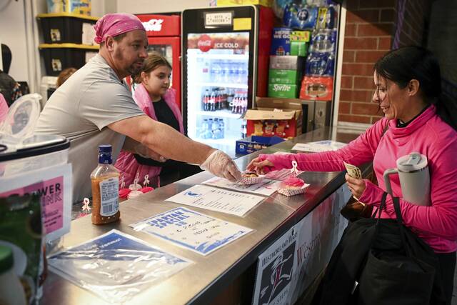 8948174_web1_gtr-lo-HempfieldPinkOut002-101625