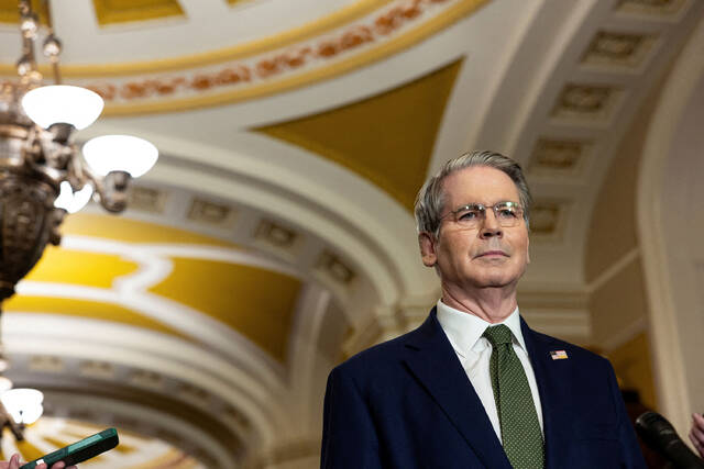 8948698_web1_2025-10-13T123148Z_1_LYNXNPEL9C0IH_RTROPTP_4_USA-CONGRESS-TAX