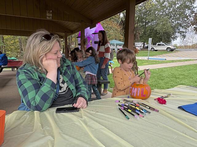 8949454_web1_HER-IndFallFest-102325 8949454_web1_HER-IndFallFest-102325
