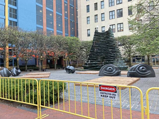 8950214_web1_ptr-HolidayMarket1-101525