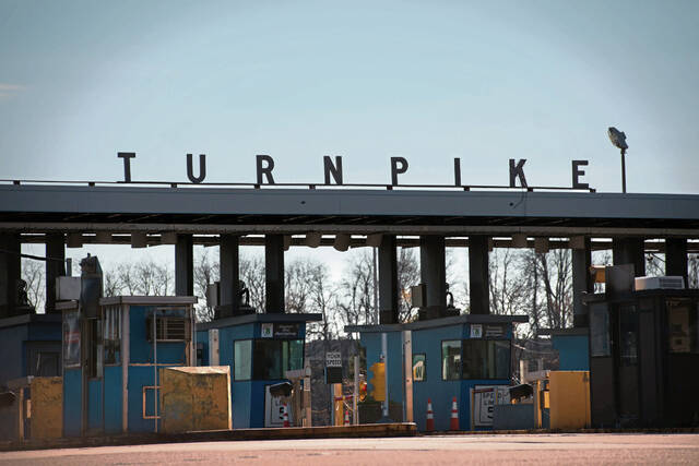 Truck driver killed, traffic diverted after crash on Pennsylvania Turnpike
