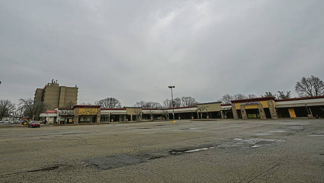 8950562_web1_vnd-heightsplaza101-020425