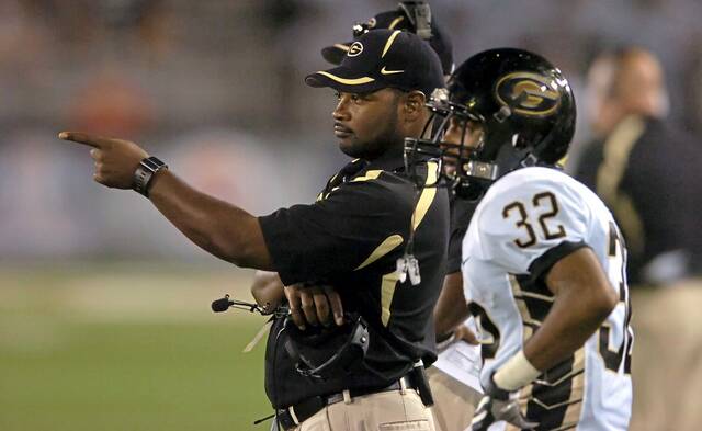 8951237_web1_gtr-TerrySmith03-101525