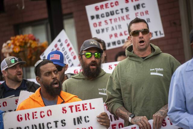 8951382_web1_vnd-grecostrikers13-101625