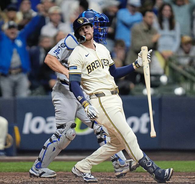 8952532_web1_gtr-Brewers-101525