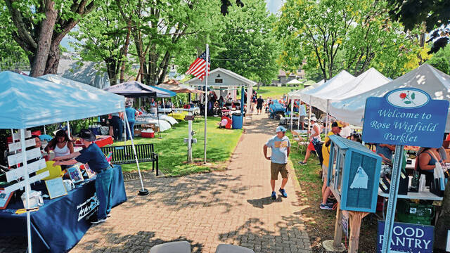 8952897_web1_gtr-LO-delmontdaze-080424