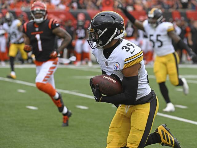 8953017_web1_ptr-Steelers07-091222