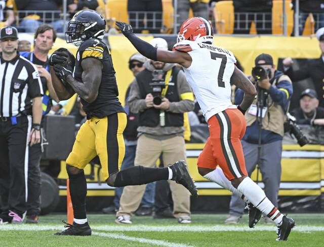 8953017_web1_ptr-SteelersBrowns25-101325