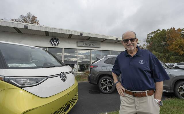 8953590_web1_vnd-Hillcrestvw101-103025