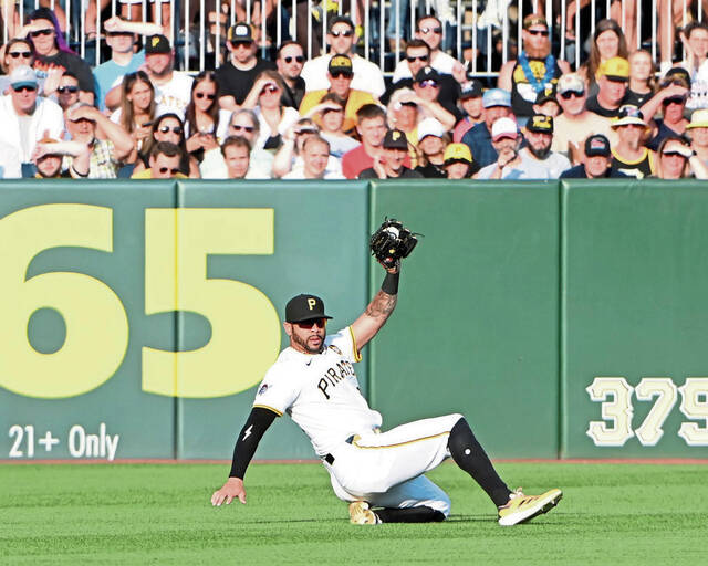 8954226_web1_ptr-BucsReds01-081025