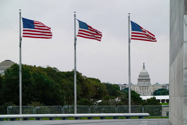 8957056_web1_2025-10-13T121046Z_2128750659_RC20BHADRE50_RTRMADP_3_USA-SHUTDOWN