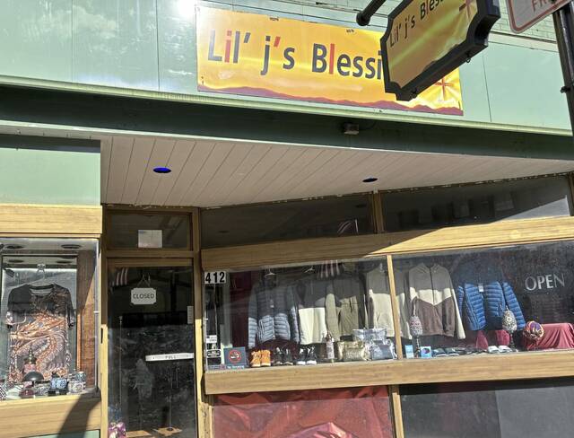 8957616_web1_CharleroiHaitians1