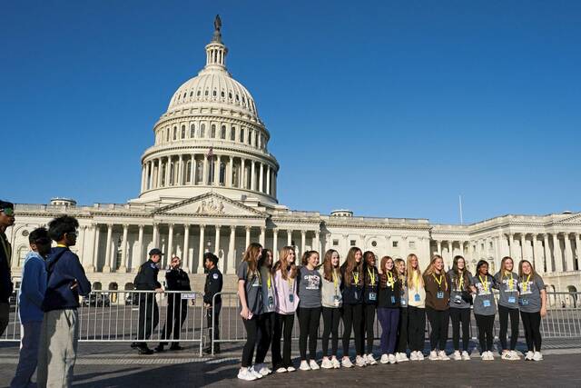 8958584_web1_2025-10-15T150657Z_798129220_RC2ECHASPA42_RTRMADP_3_USA-SHUTDOWN